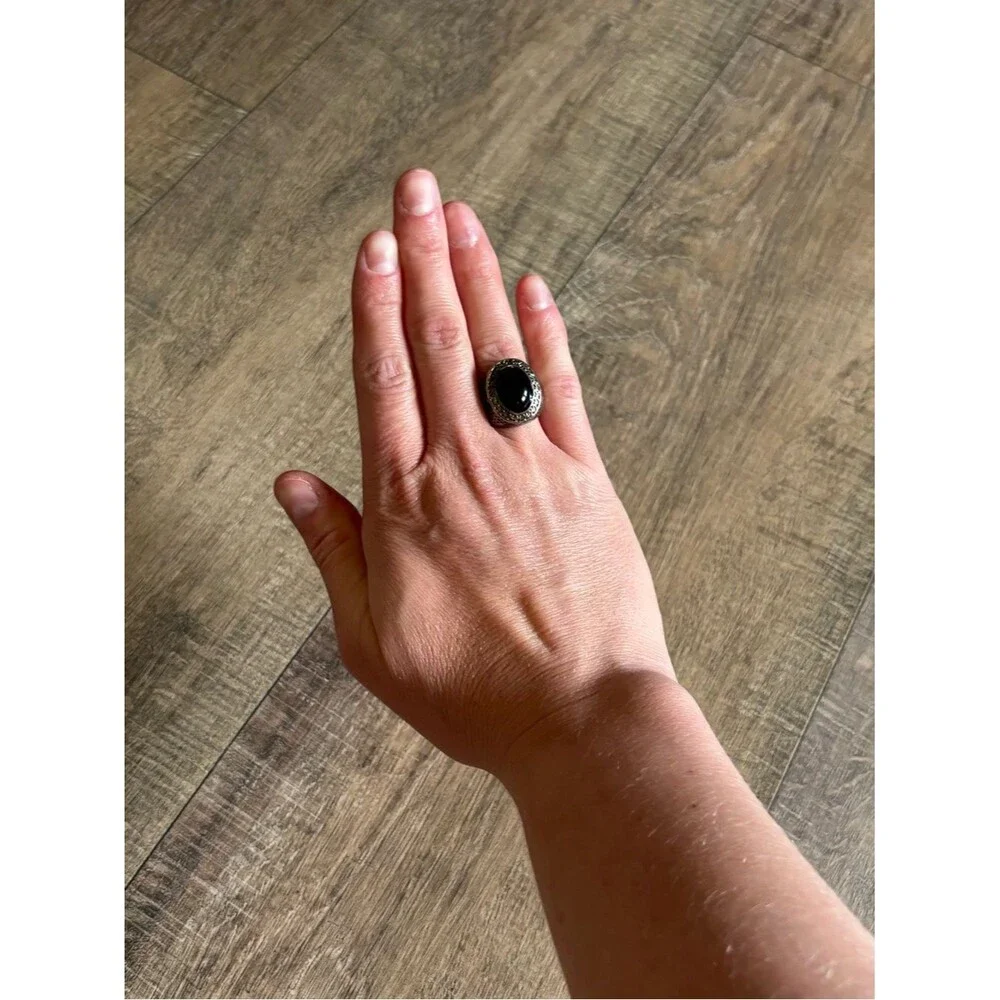 Vintage women’s size 11.5 metal black enamel center and pierced detailing ring